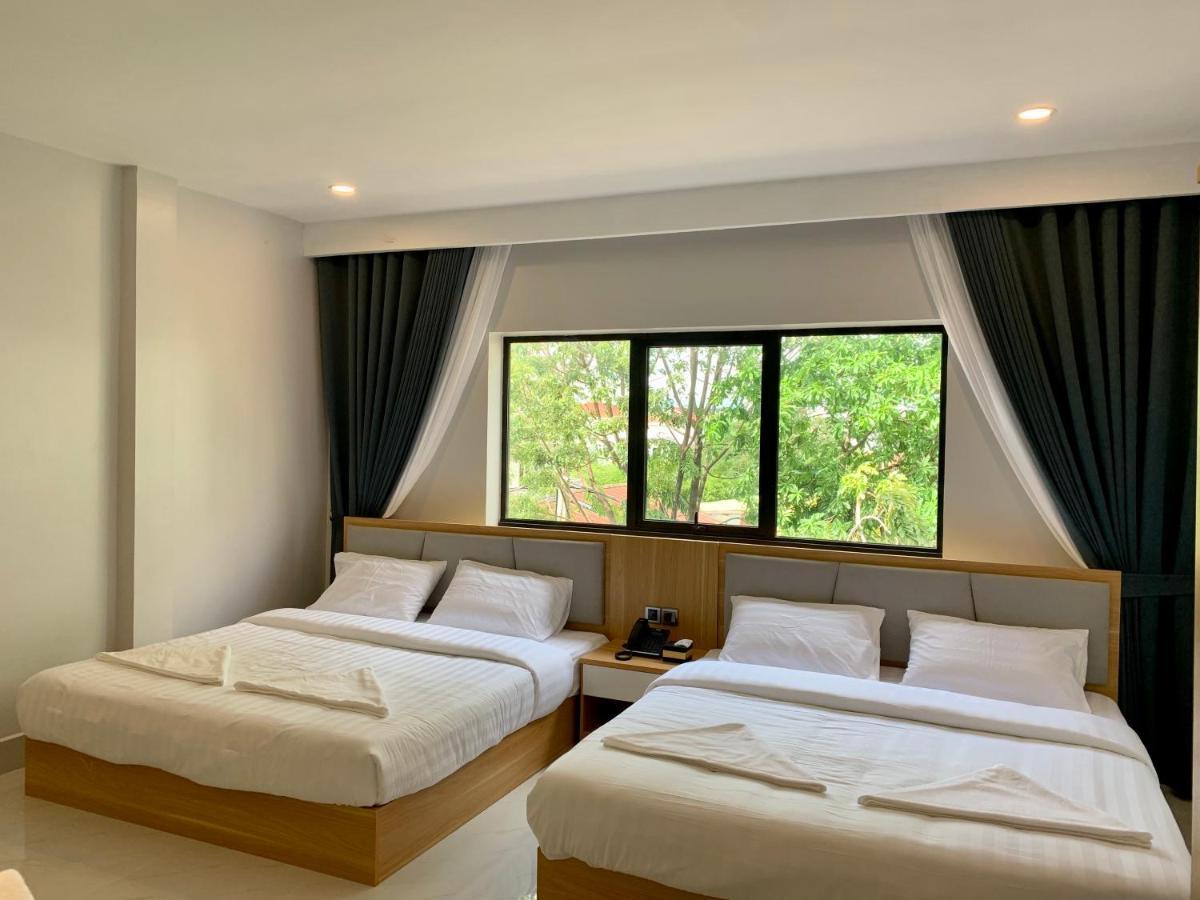 Nico'S Hotel And Skybar Siem Reap Exteriör bild