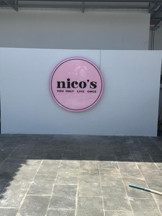 Nico'S Hotel And Skybar Siem Reap Exteriör bild