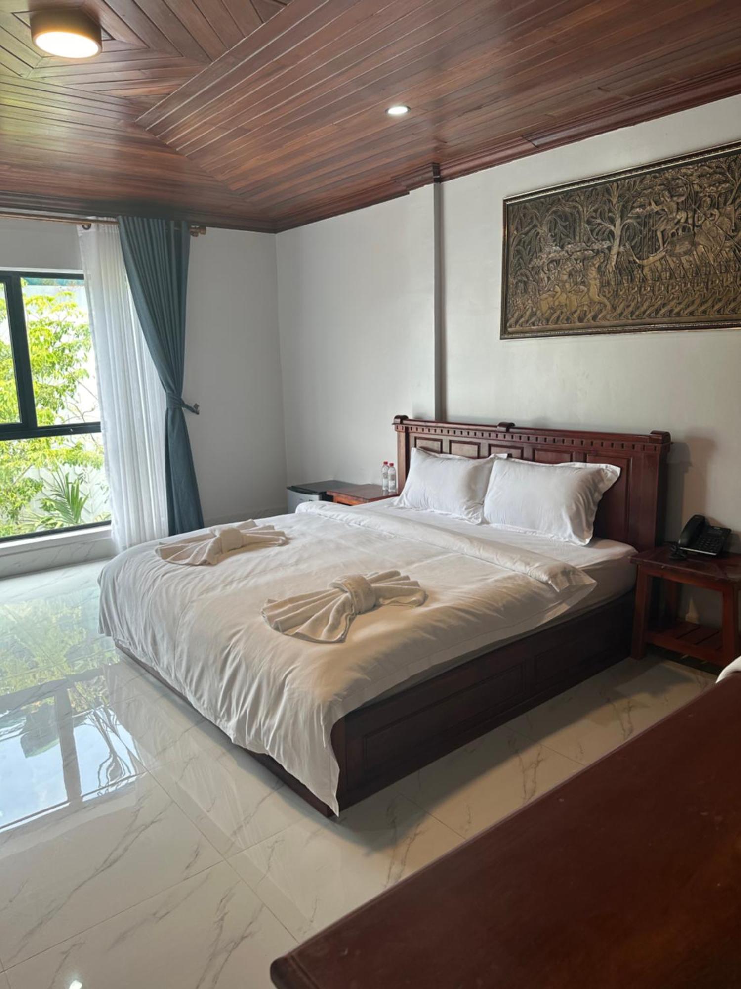 Nico'S Hotel And Skybar Siem Reap Exteriör bild