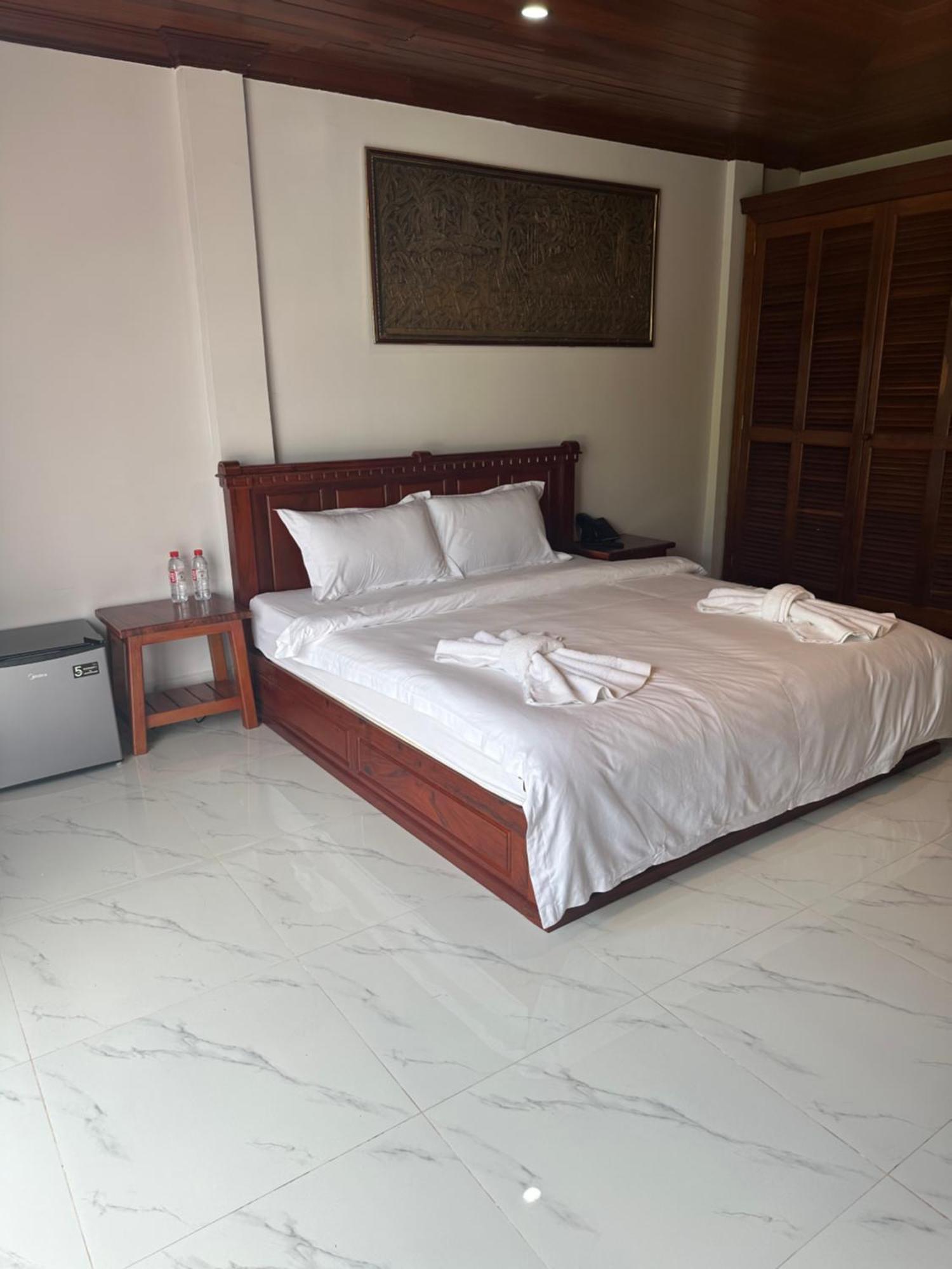 Nico'S Hotel And Skybar Siem Reap Exteriör bild