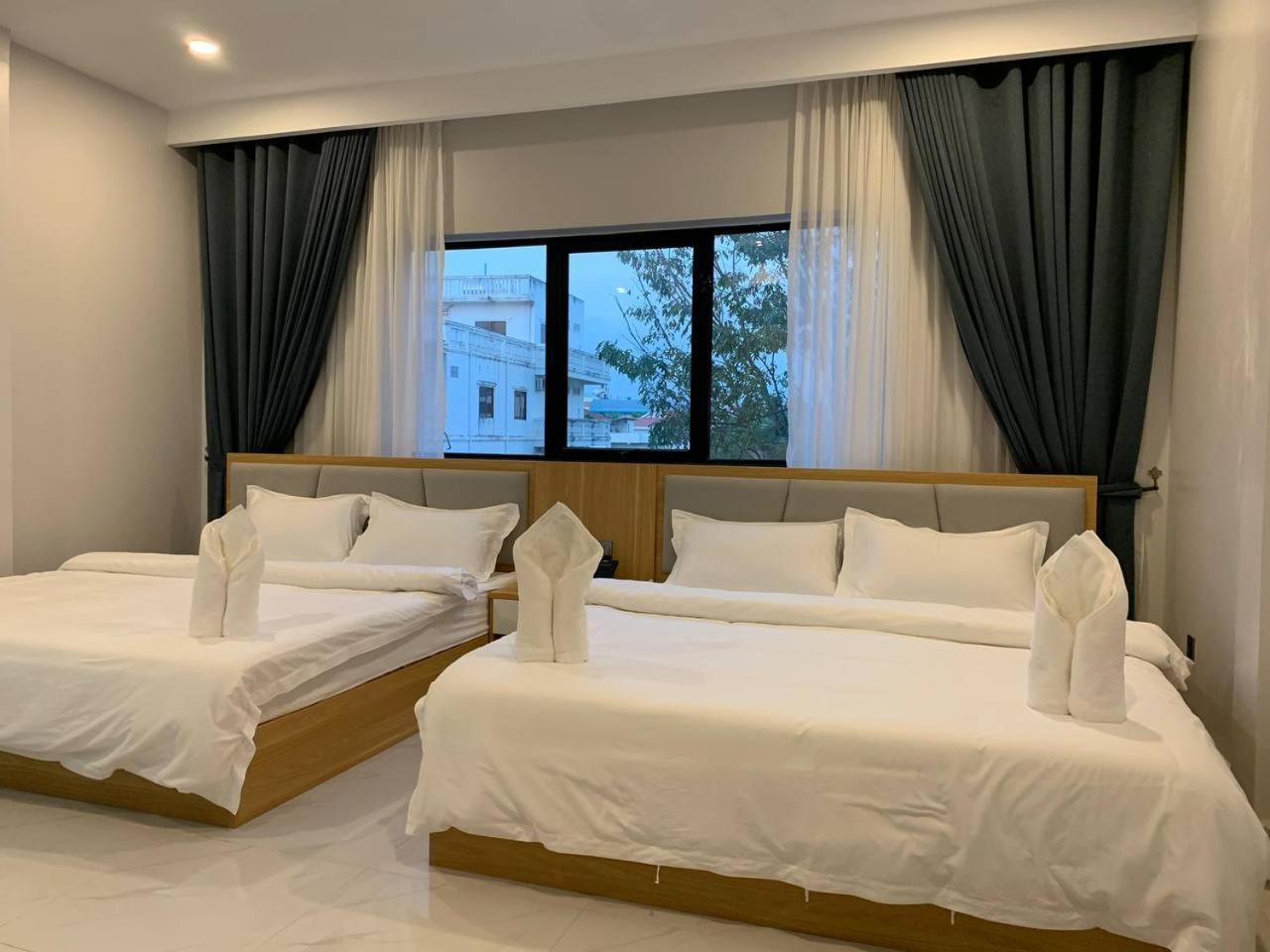 Nico'S Hotel And Skybar Siem Reap Exteriör bild