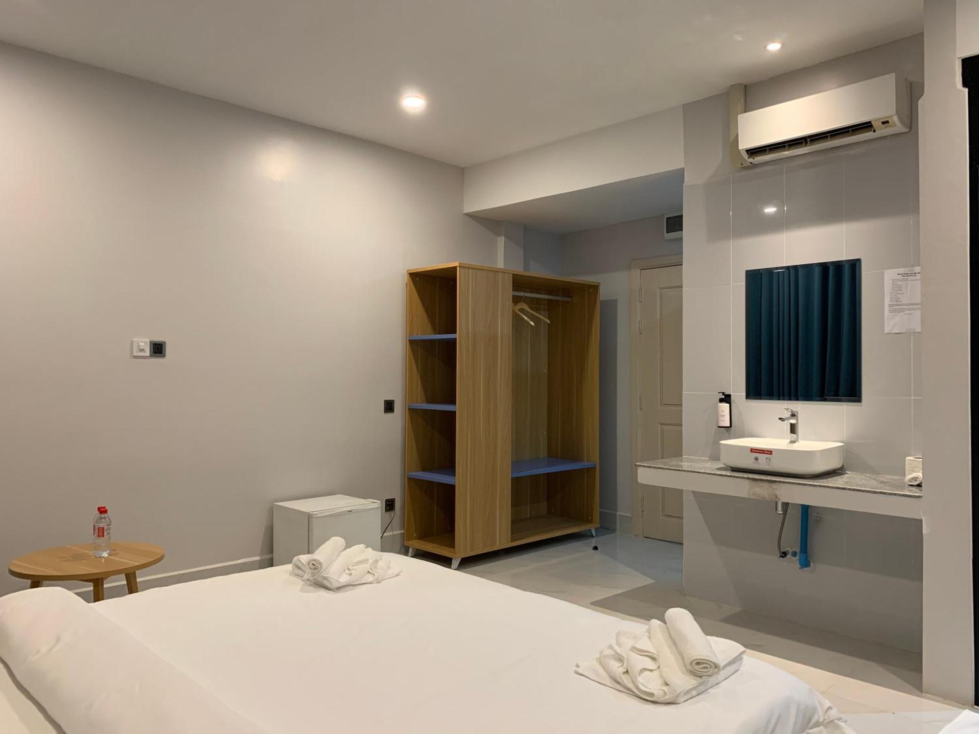 Nico'S Hotel And Skybar Siem Reap Exteriör bild