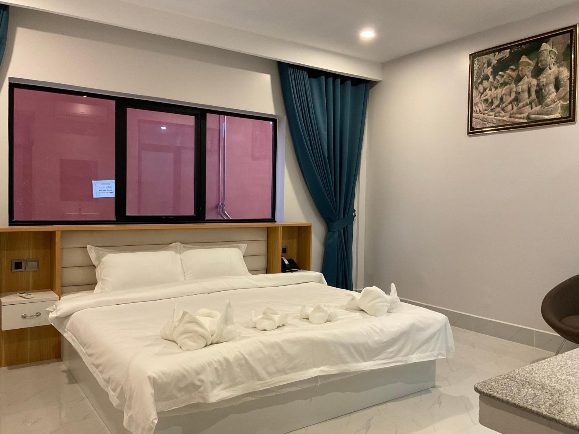 Nico'S Hotel And Skybar Siem Reap Exteriör bild