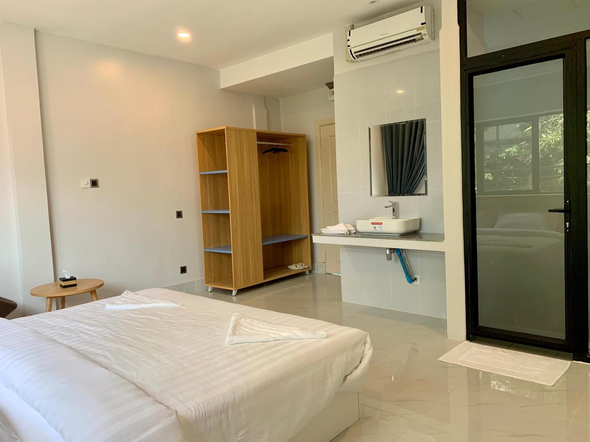 Nico'S Hotel And Skybar Siem Reap Exteriör bild